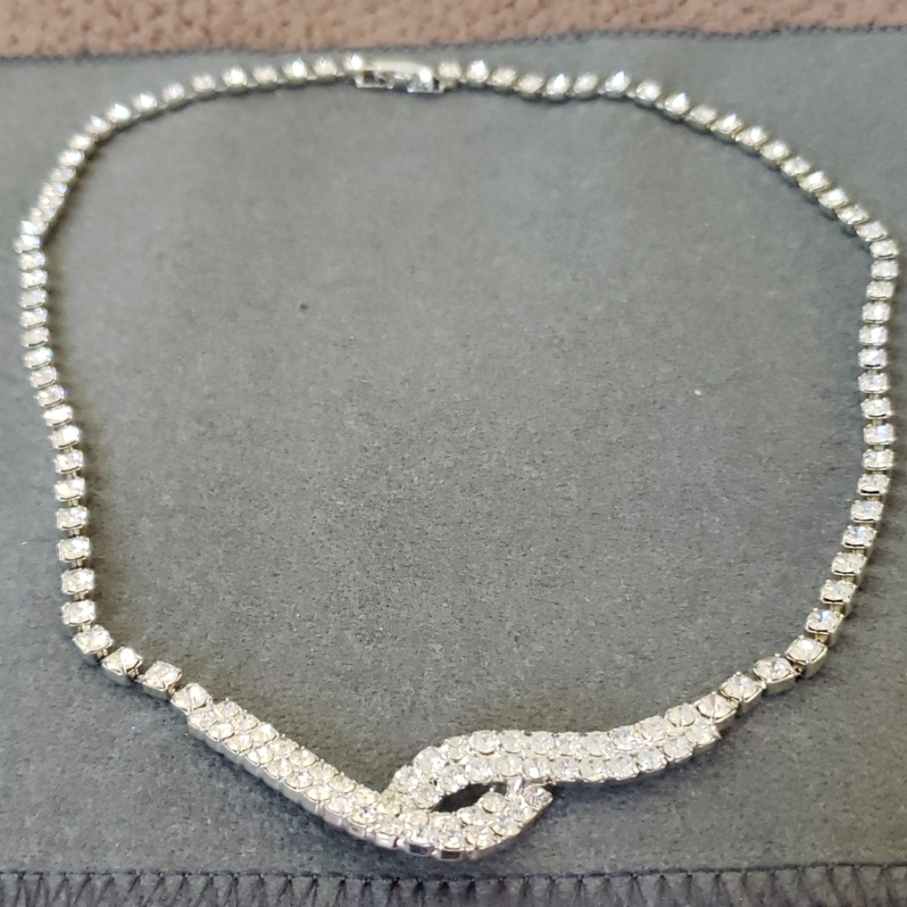 Necklace rhinestones